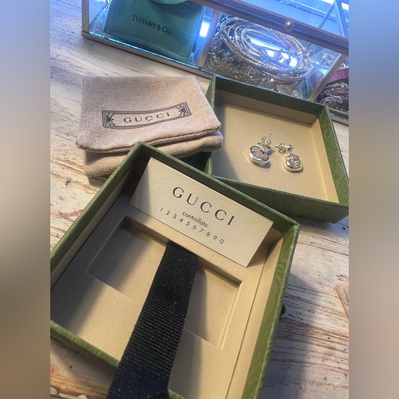 Gucci Britt double G heart drop earrings. - Picture 5 of 6